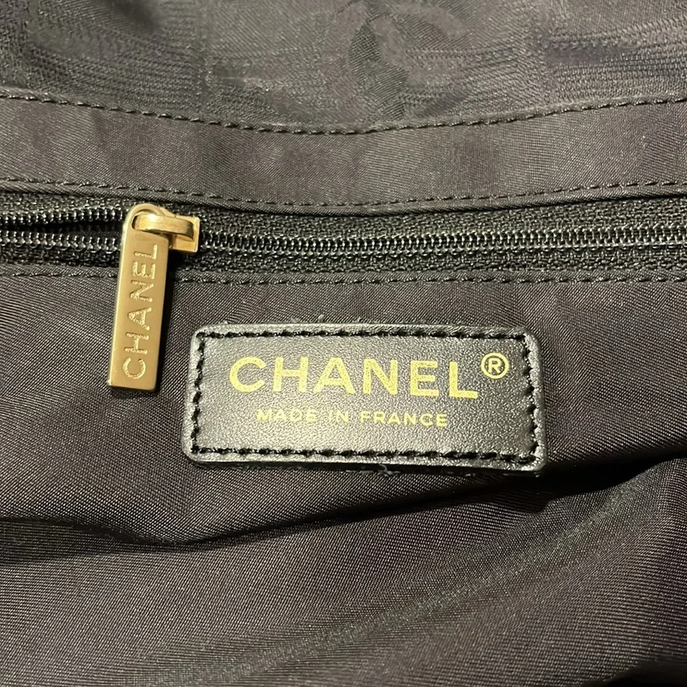 Chanel New Travel Line Black Nylon tote bag - Picture 5 of 10